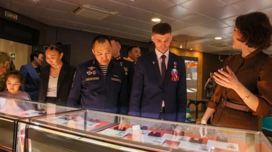 В Сокровищнице Якутии открылась выставка "Алмазы Героев России"