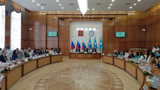 В Якутии состоялось заседание Республиканской трехсторонней комиссии по регулированию социально-трудовых отношений