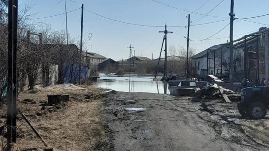 В Среднеколымске восстановят дороги после паводка
