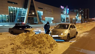 За минувшие сутки на дорогах Якутска произошло два столкновения