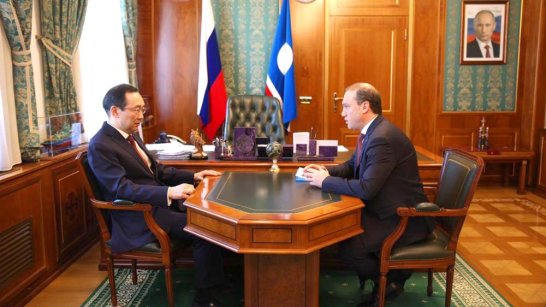 Строительство атомной станции малой мощности обсудили Глава Якутии с президентом "Русатом Оверсиз" 
