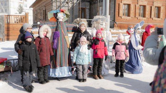 Праздничные мероприятия "Широкой Масленицы" проходят на площадях Якутска