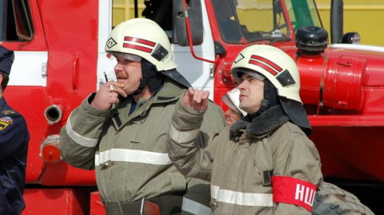 В Якутске пожарными спасён двухэтажный жилой дом