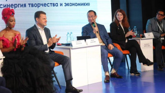 Айсен Николаев поделился опытом Якутии на пленарной сессии форума креативных индустрий