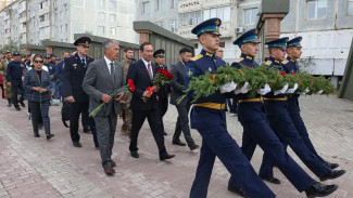 Глава Якутии почтил память защитников Родины в день 80-летия Победы над милитаристской Японией и окончания Второй мировой войны