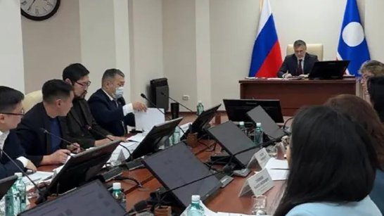 Премьер Якутии Кирилл Бычков провел заседание рабочей группы по вопросам ГУП "ЖКХ РС(Я)"