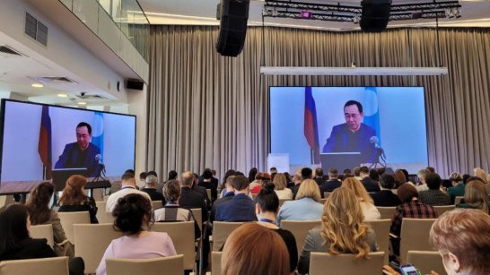 Глава Республики Айсен Николаев выступил в Москве на обучающем семинаре об успешных практиках воспитательной работы Якутии