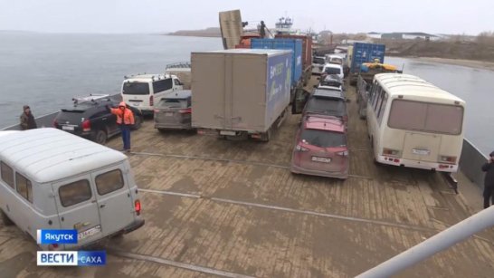 Более 10 паромов будут курсировать между Якутском и Нижним Бестяхом