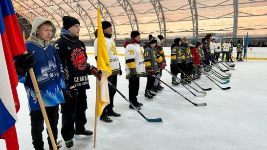 В поселке Нижний Куранах Алданского района открыли хоккейный корт