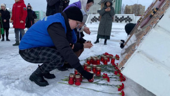 В Якутске на площади Победы организован стихийный мемориал в память о жертвах теракта в "Крокус Сити Холл"