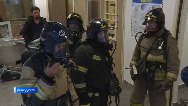 "Смарт" библиотека дьиэтигэр баһаарынайдар үөрэхтэрэ буолла