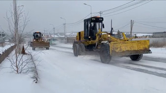 На улицах Якутска продолжается уборка и вывоз снега