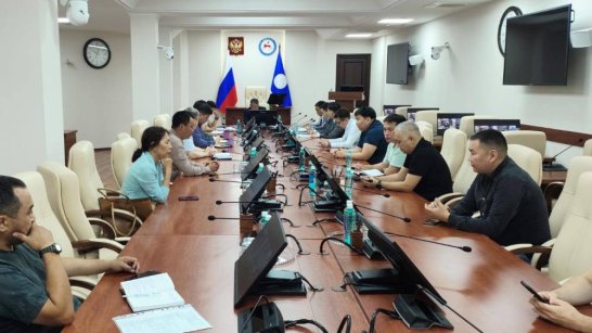 В Якутии обсудили проблемные объекты по программе переселения из аварийного жилья