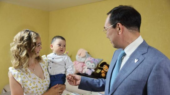 Лена Ефремова рассказала о достижениях Якутии в демографии и соцподдержке