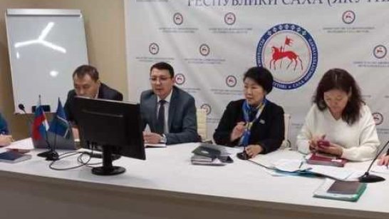 Минздравом Якутии совместно с территориальным отделением Фонда пенсионного и социального страхования проведено совещание по разъяснению новых выплат медикам