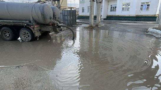 В Якутске усилили откачку талых вод