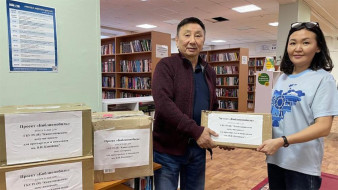 Капитоновский дом-интернат для престарелых и инвалидов получил книги в рамках проекта "Библиомобиль"