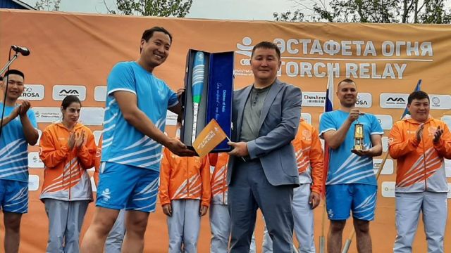 В Томпонском районе прошла эстафета огня VIII Игр "Дети Азии"