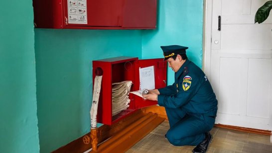 Инспекторы Госпожнадзора проверили пришкольные лагеря в Аллайховском районе Якутии