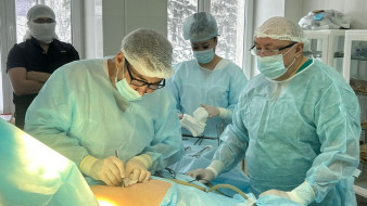 Мобильная бригада хирургов оказала медицинскую помощь 460 жителям Алданского района