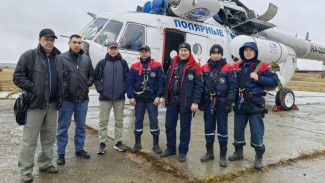 Служба спасения Якутии спасла охотников с острова