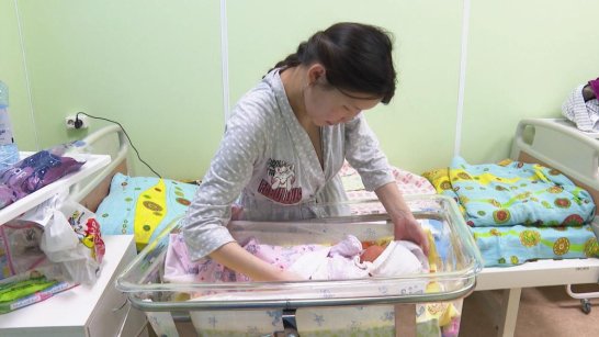 В Якутии к знаку "Высшая благодарность матери" будет предусмотрена выплата в размере 100 тысяч рублей 