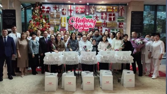 В Якутске состоялась торжественная выписка новорожденных появившихся на свет в новогоднюю ночь