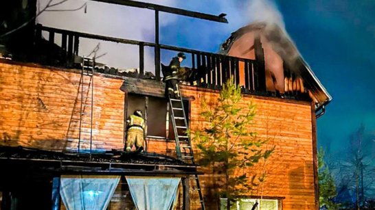 В Якутске произошёл крупный пожар в частном доме