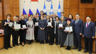 В Якутии состоялось вручение государственных стипендий "Знанием победишь"