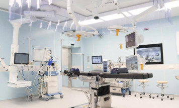 В 2025 году медучреждения Якутии получили 139 единиц медоборудования и 45 автомашин