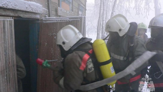 В Ленске пожарные ликвидировали два возгорания