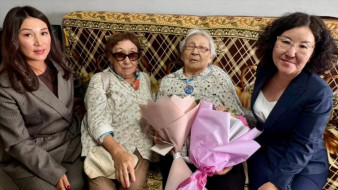 В Якутии с вековым юбилеем поздравили почётного ветерана Татьяну Гуляеву