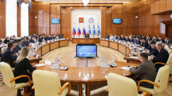 Готовность к паводку и лесным пожарам обсудили на совещании в Правительстве Якутии