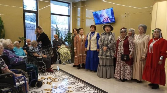 Волонтёры из Якутии посетили пансионат для пожилых в Санкт-Петербурге