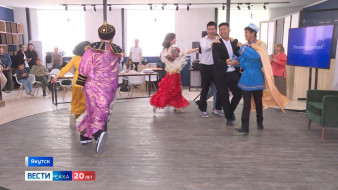 Студенты СВФУ приняли участие в параде, посвященном 226-летию со дня рождения Александра Пушкина