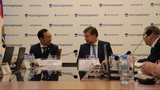 Айсен Николаев обсудил с руководством Росгидромета работу самолетов-зондировщиков в Якутии