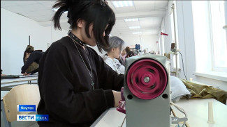 Студенты из Якутии шьют для военнослужащих специализированную одежду