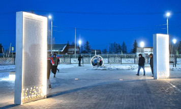 В селе Бердигестях состоялось открытие обновлённой площади Победы