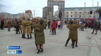 Улуу Кыайыы күнүгэр аналлаах Дьокуускайга Кыайыы вальса буолла