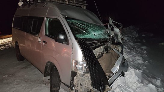 В Алданском районе столкнулись микроавтобус и автомашина КамАЗ