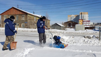 В Якутске приобрели специальную технику для очистки тротуаров от наледи
