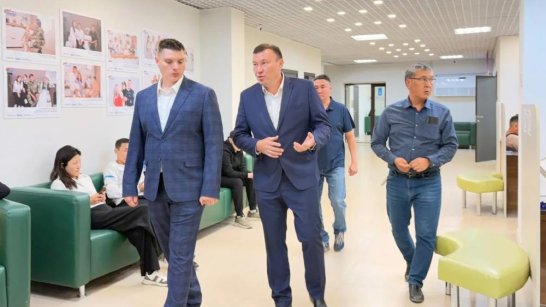 Герой России Николай Соболев посетил в Якутске филиал Фонда "Защитники Отечества"