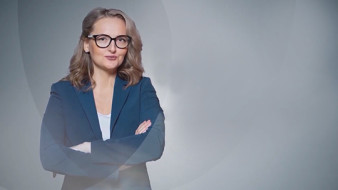 Редактор и ведущая программы "Вести Саха" Анна Ярыгина стала победителем профессионального конкурса журналистов в номинации "Золотой микрофон"