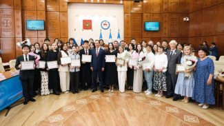 В Якутии состоялась торжественная церемония чествования стобалльников