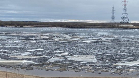 В Якутии введено временное ограничение движения судов на воздушной подушке при прохождении густого ледохода