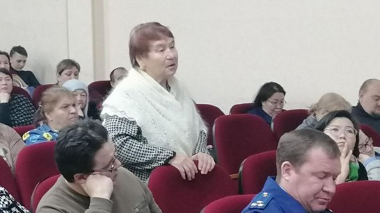 В Якутии Ольга Балабкина выступила перед жителями Алмазного с отчётом