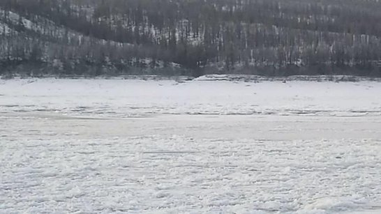 На северных и северо-восточных реках Якутии наблюдается зимний режим 