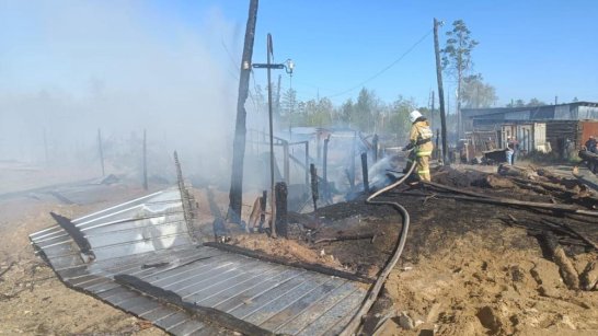 В Нижнем Бестяхе пожарные предотвратили масштабный пожар