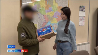 Поддержка бойцов спецоперации. В Якутске школьники и волонтёры изготавливают необходимое снаряжение для военнослужащих