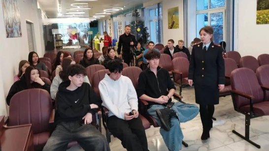 В Якутии полицейские и общественники проводят профориентационные встречи со студентами